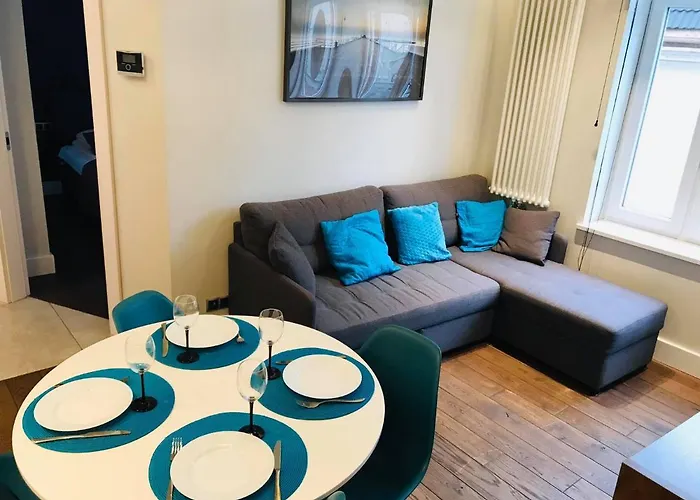 Victus Stylish In The City Center In By Noclegi Renters